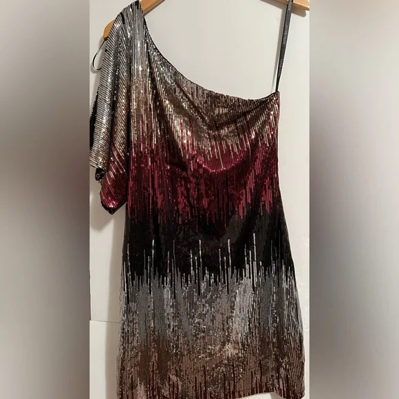 green emerald velvet dress Shop Margot Sequin Dress Silver – Beach City main image 0